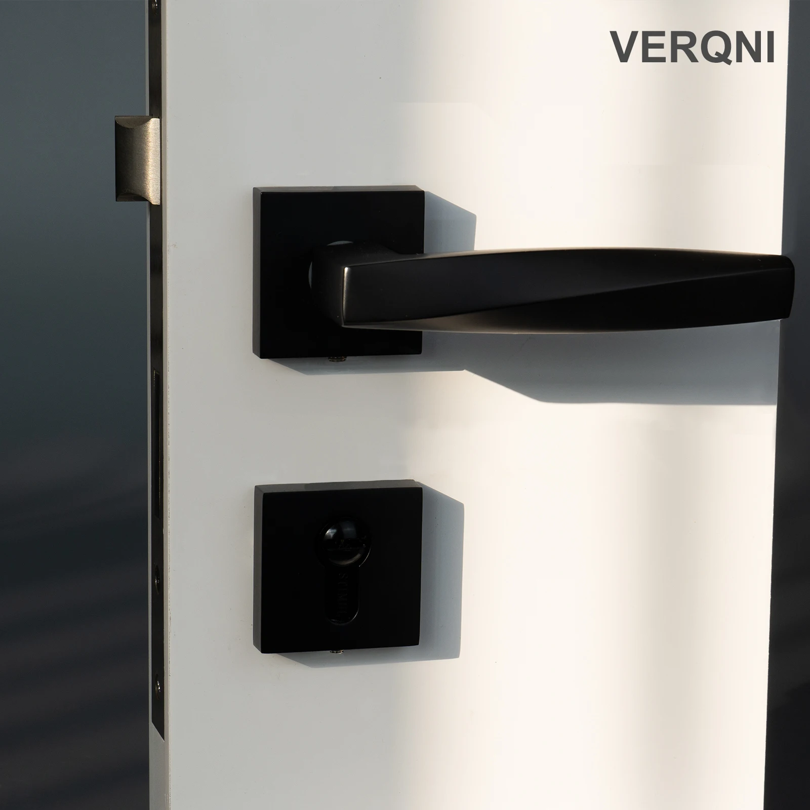 

VERQNI Modern Designer Zinc Alloy Door Handle Lock Set HPF515 Matte Black Anti-corrosion Mute for Wood Room Magnetic lock body
