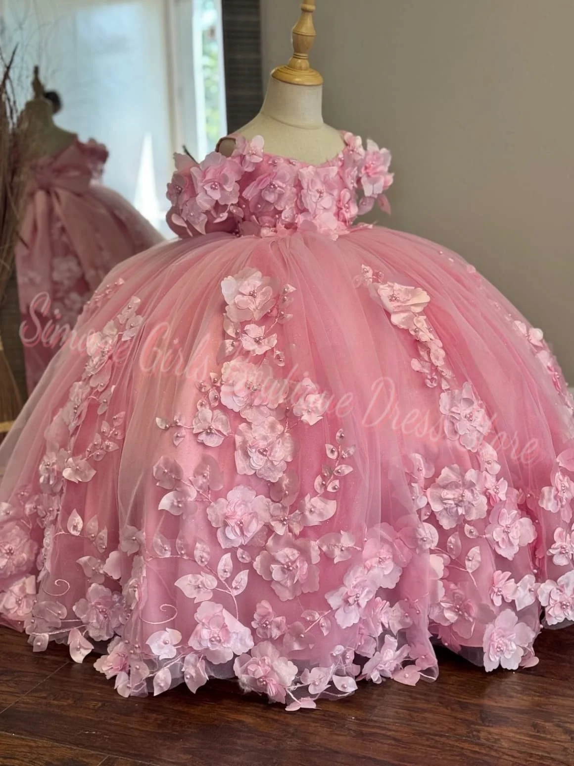 Quality Pink Flowers Girl Dress Beaded Satin Fluffy Knee Length for Children Wedding Birthday Party Pageant Evening Ball Gowns