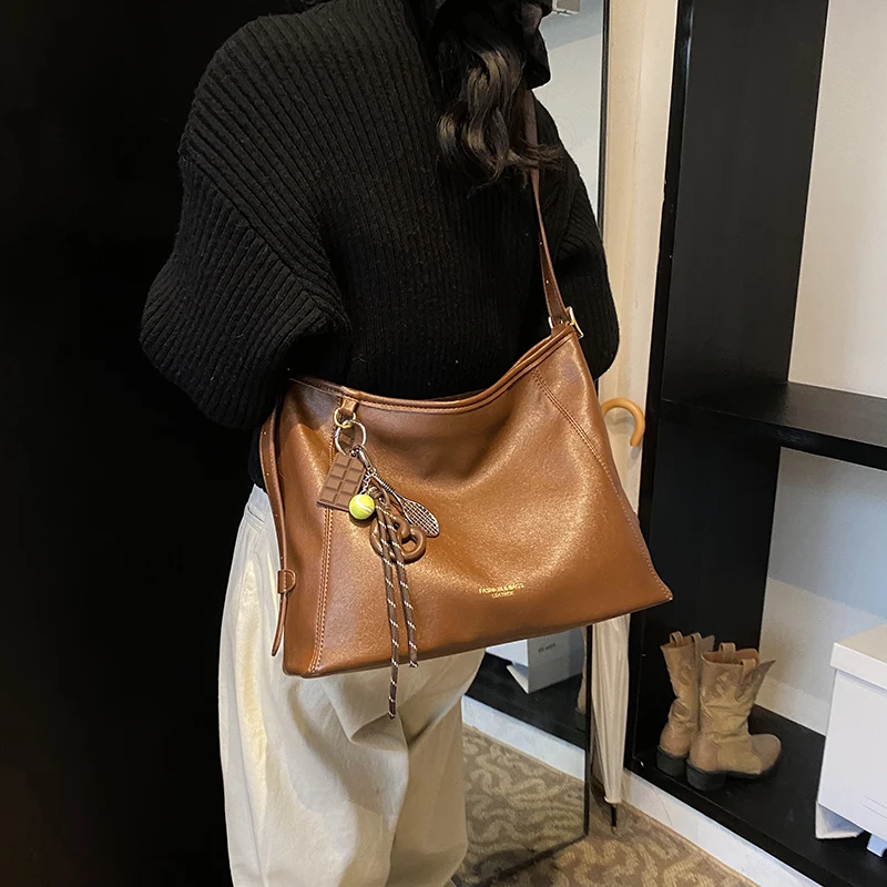 

Unique Fashionable Crossbody Bag For Women Stylish Vintage Leather With Large Capacity And Trendy Logo