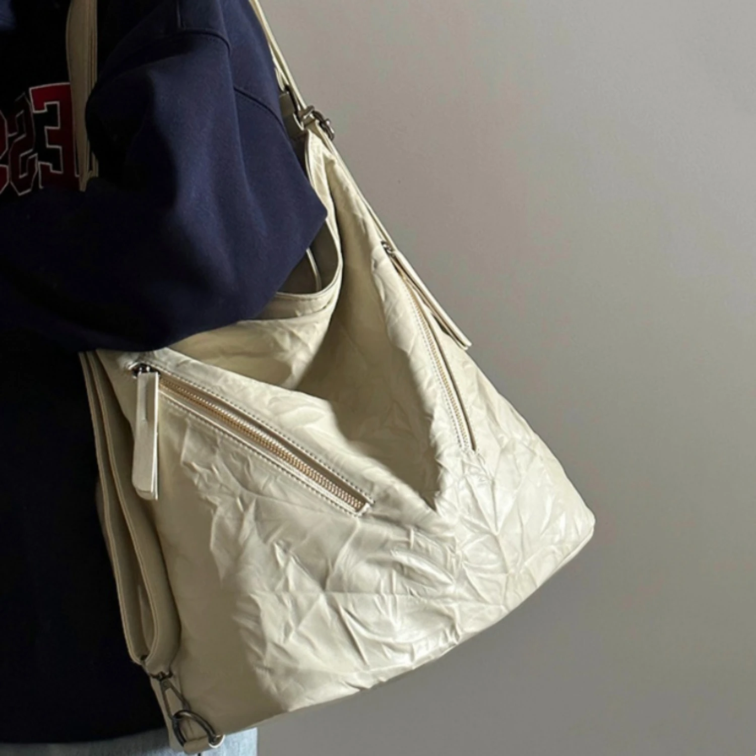 

Large Capacity Hobo Shoulder Bag, Commuter Backpack, Convertible Crossbody Purse, PU Leather