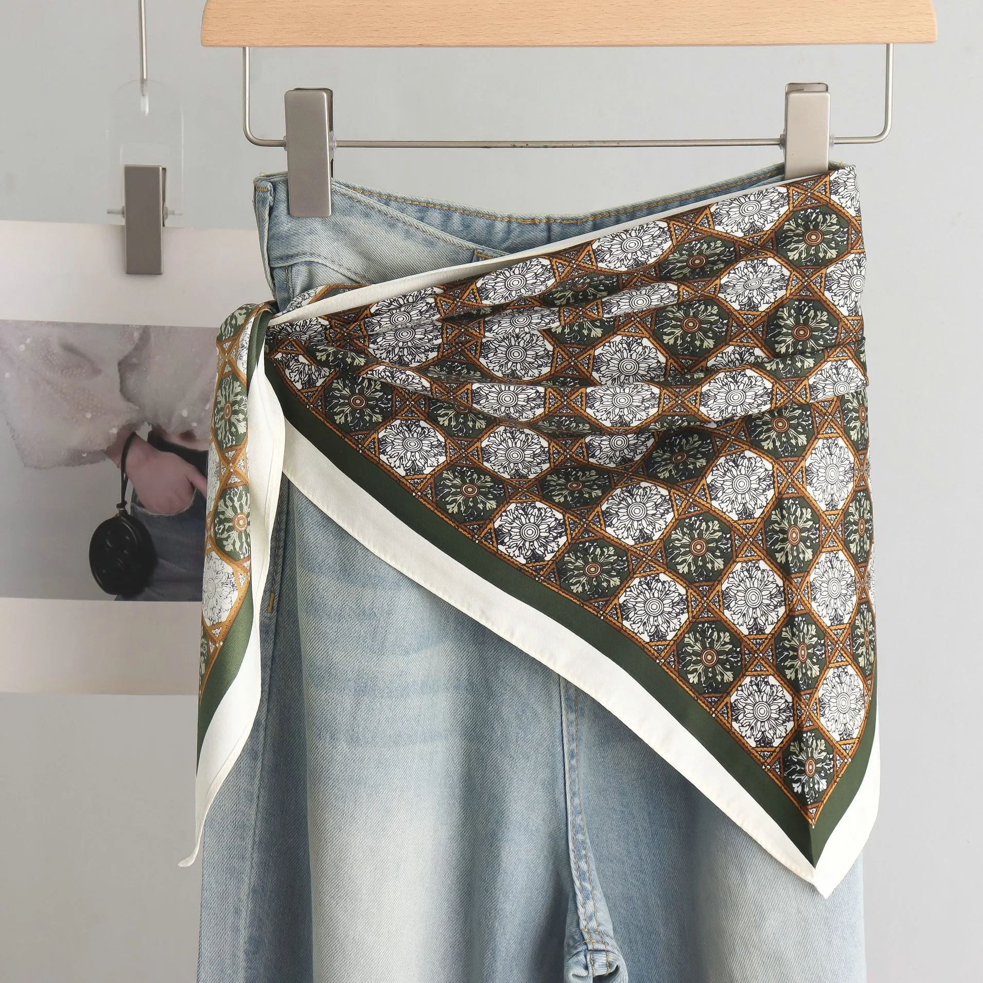 

New Stacked Wear Polka Dot Triangle Scarf Waist Tie Triangular Shape Versatile Decorative Headscarf Neck Tie Stylish Layering
