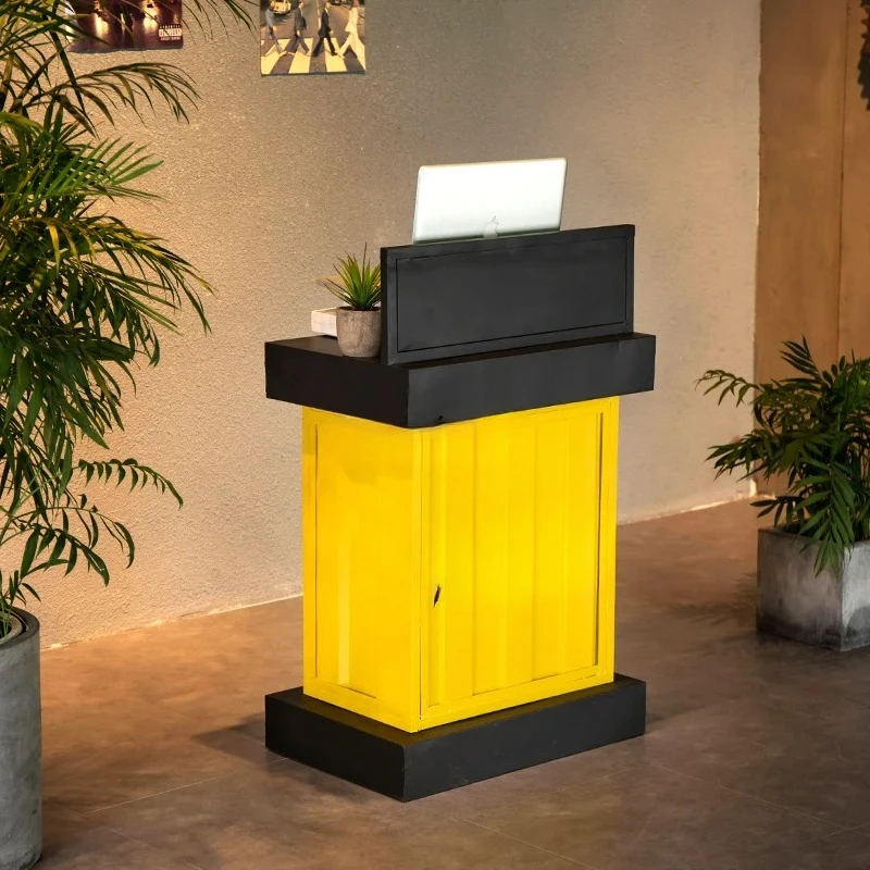 Retro schmiedeeiserne Rezeption Restaurant Willkommensbehälter kreative Bar