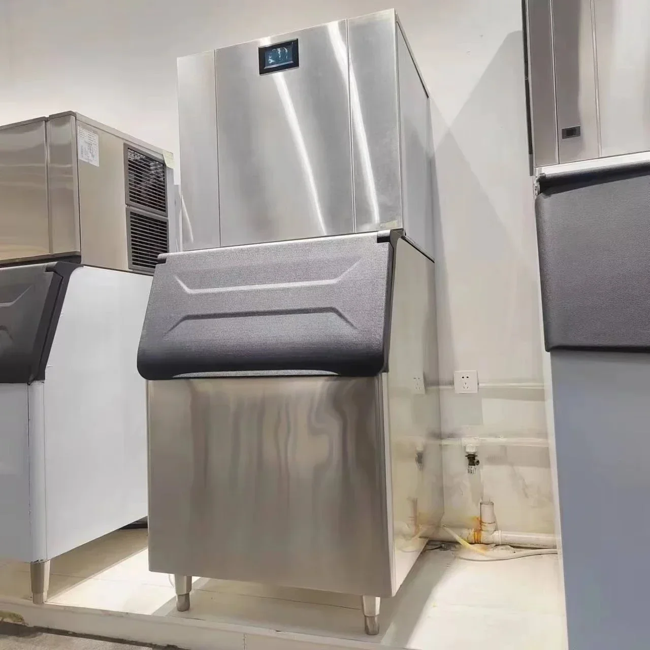 ICS-500 Venta al por mayor Fabricante de máquinas para fabricar escamas de nieve y hielo Comercial 300 kg/24 h 220 V/1800 W Precio de fábrica de máquinas en escamas de hielo