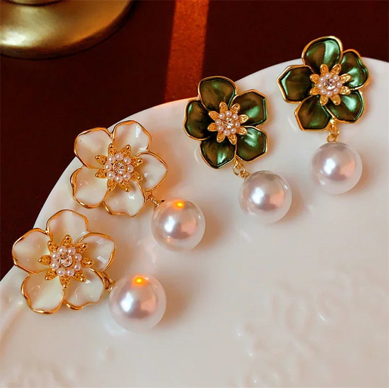Fashion Camellia Flower Imitation Pearl Earring for Women Luxury Jewelry Accessories