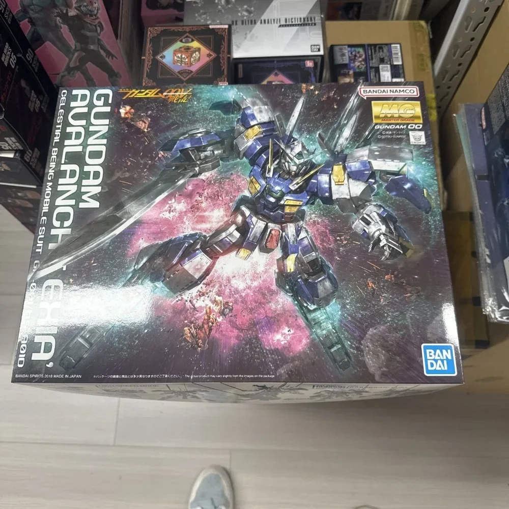 

Оригинальная коробка Bandai MG 1/100 GUNDAM AVALANCHE EXIA, аниме-фигурки, собранная модель, подвижные шарниры, высококачественная коллекционная игрушка
