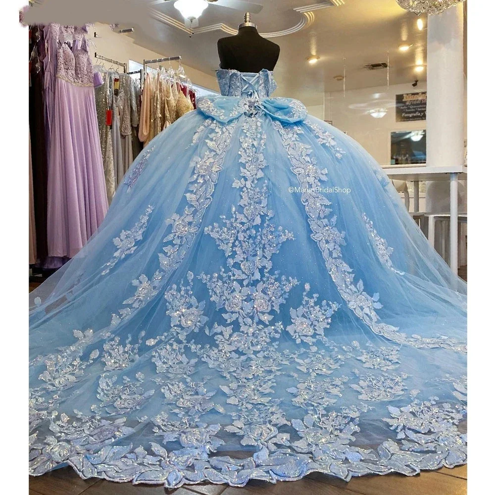 Błękitne sukienki na quinceanerę z odkrytymi ramionami Romantyczne koronkowe aplikacje z koralikami Vestidos De 15 Anos Birthday Party Princess Ball Gown