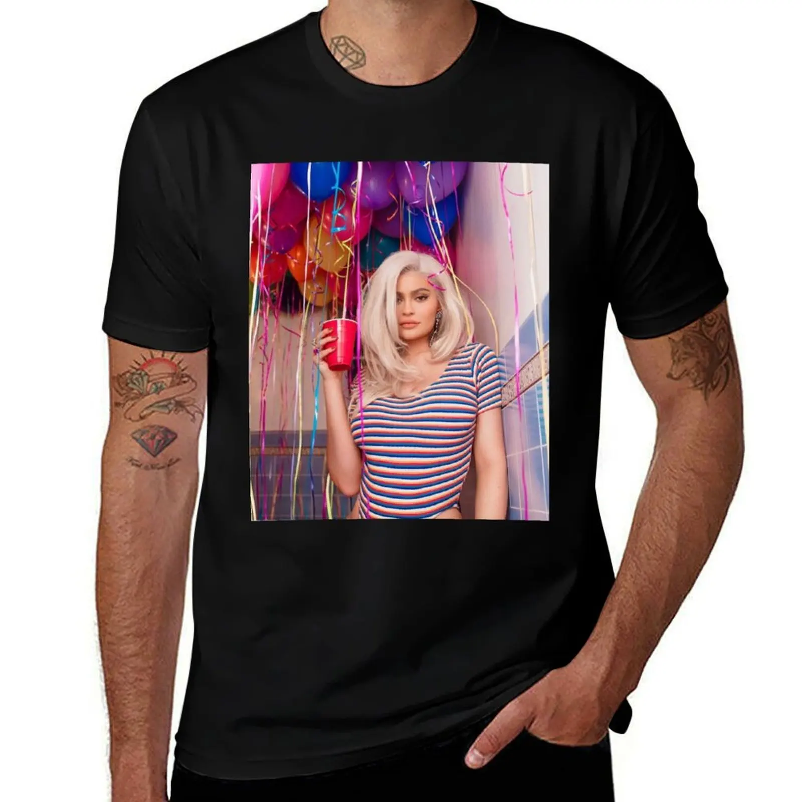 

Kylie Jenner T-Shirt Breathable Mesh Panel T-Shirt