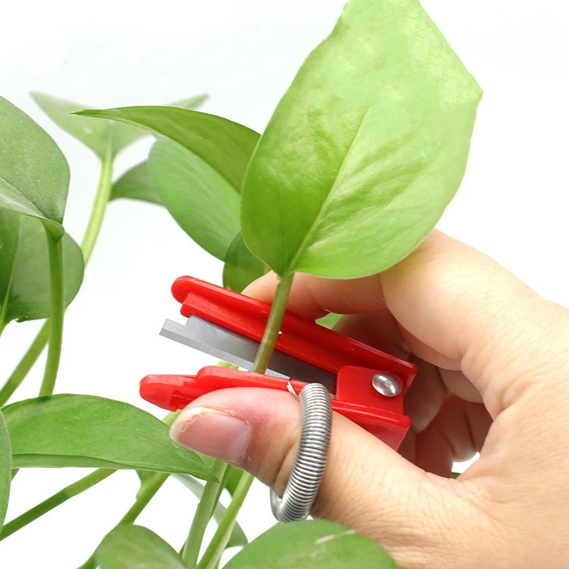 Multifunction Thumb Knife Garden Pruner Fruit Picking Device Safe Fruit Blade Tool Cutting Blade Rings Finger Protector Catcher