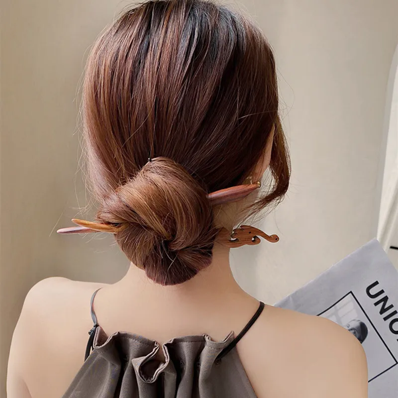 1Pc สีแดงไม้จันทน์ Hair Pins และคลิปผมไม้ Sticks ส้อมมือแกะสลัก Hairpins Headpiece Headwear ผู้หญิงอุปกรณ์เสริมผม