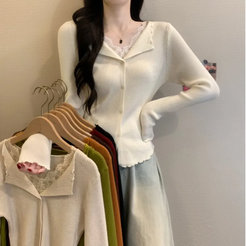 

French Sle Soft Wooden Lace Splice Knitted Top Women Slim Fit Long Sve round Ne Pullover Faionable Autumn Wear