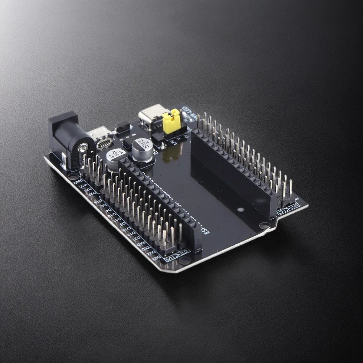 

ESP32 Shield Expansion Board DC6V-12V Ultra-Low Power Development Board Dual Core Expansion Board for Daily Innovative Practices