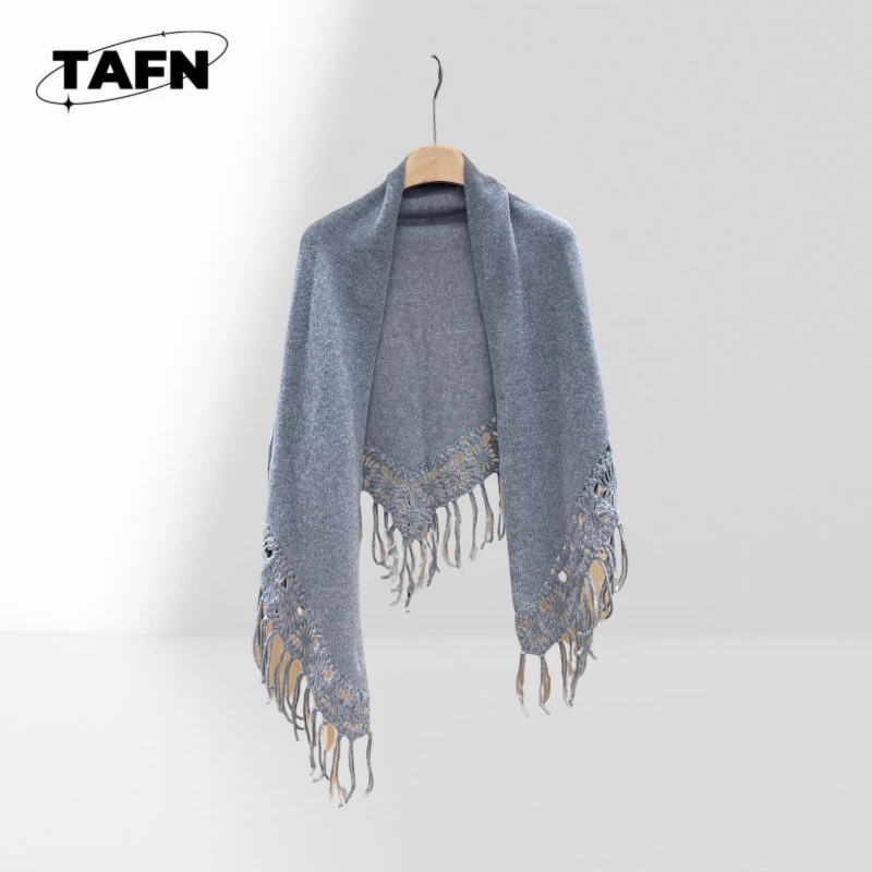 

Cozy Pullover Sweater for Women, Comfortable and Stylish for Winter Wear Classic and Comfortable for Winter AJ2901