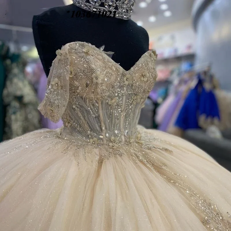 فستان مزين لامع من Angelsbridep-Quinceanera ، ثوب كرة الشمبانيا ، فساتين حفلات عيد الميلاد والسهرة ، 15 عامًا