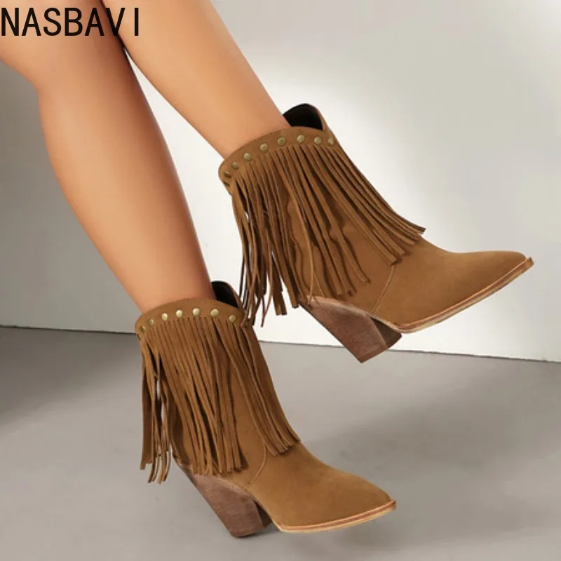 

Замшевые ковбойские сапоги в стиле вестерн с кисточками, женские осенние ботильоны с острым носком, винтажные заклепки, женские короткие ботильоны на массивном высоком каблуке