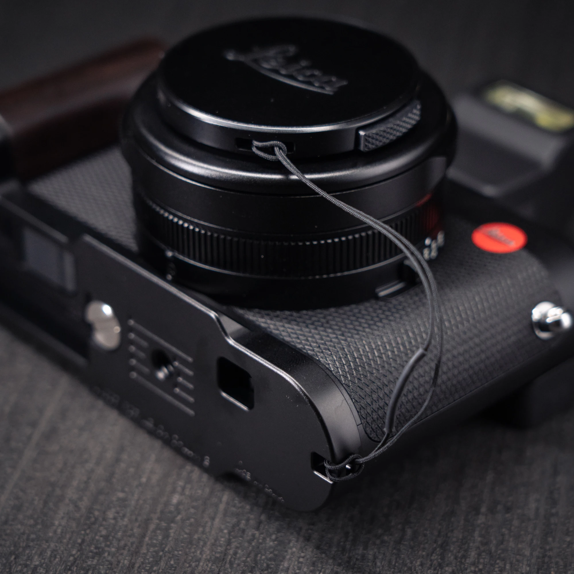 YUWOOD DLUX8 L-förmige Montageplatte mit Holzgriff für Leica D-lux8, integrierte Arca-Swiss-Schnellwechselplatte für Arca-Typ-Stativ – Detail 6