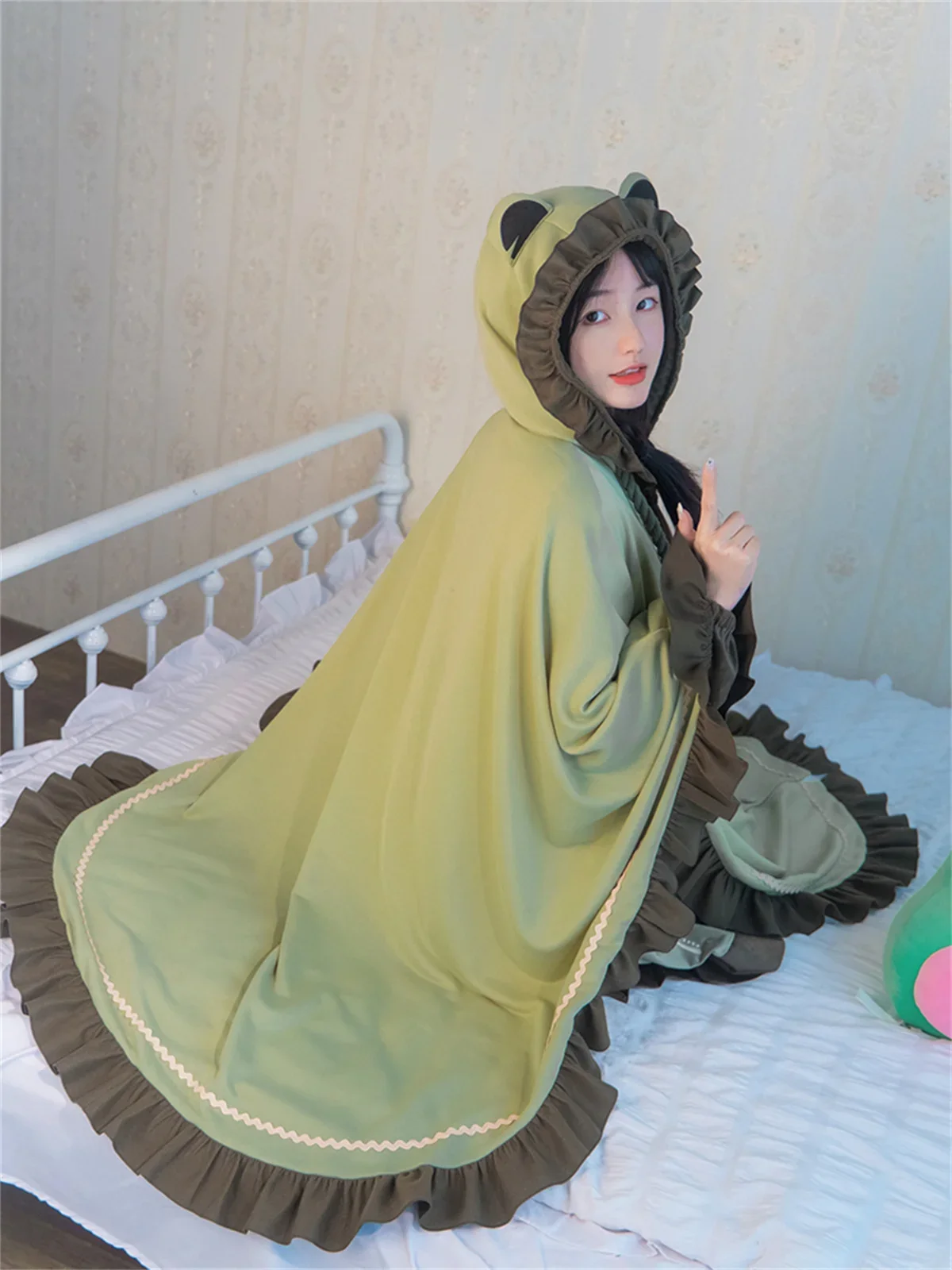 Originele Japanse schattige stijl Lolita Sweet Girl Kawaii zachte en comfortabele Ruffle Frog Cosplay mantel