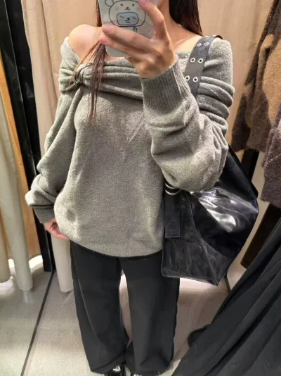 

Вязаный свитер с наклонным воротником и металлическими украшениями, глубокие глаза, осенний модный повседневный длинный трикотаж све