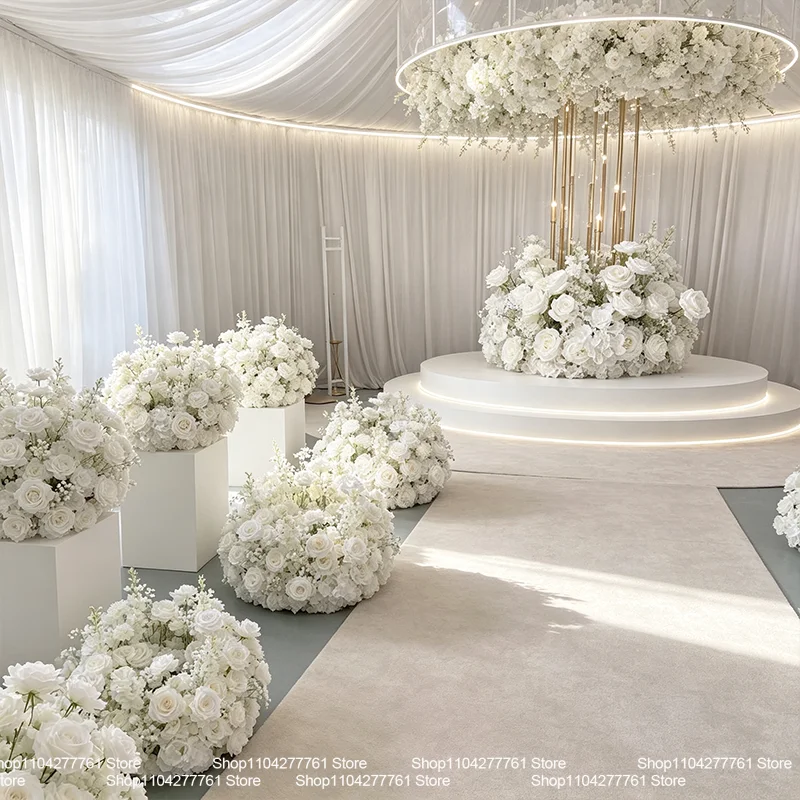 23-11.81IN Luxuriöser Kranz aus künstlichen weißen Babyblümchenrosen für Hochzeitstische, Blumenschmuck, Deko, Straßenarrangement, Party-Requisite – Detail 4