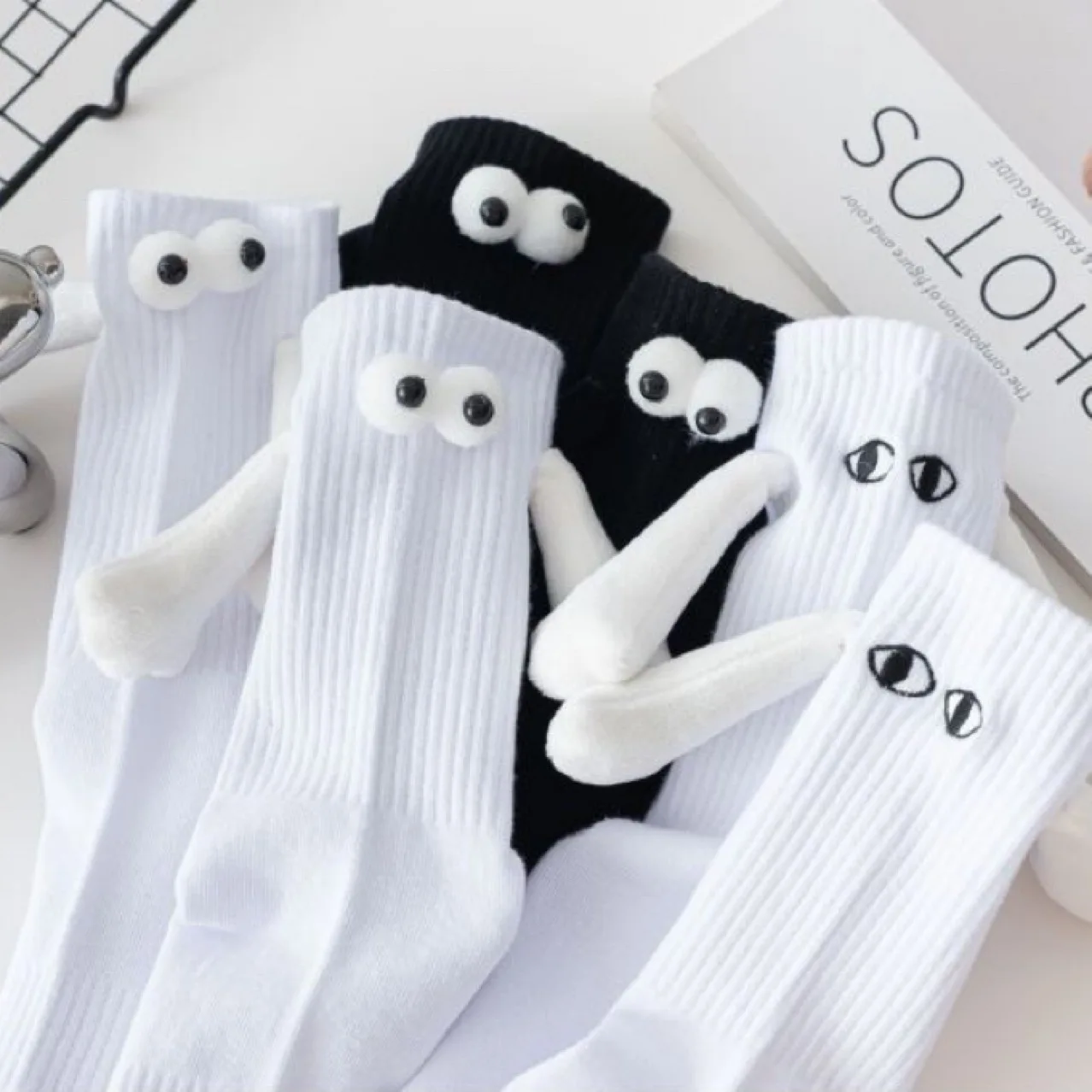 2 Pairs Magnetic Socks with Hands Women Men Fashion Black White Funny Cute Cartoon Eyes Couple Mid-tube Socks for Gifts