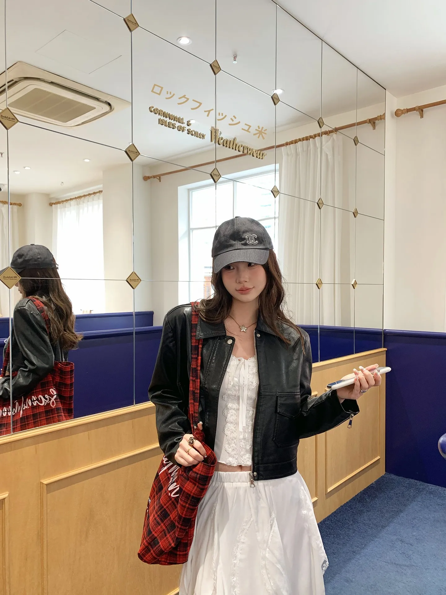 เสื้อแจ็คเก็ตหนัง PU สีดำสำหรับผู้หญิง ทรงหลวม สไตล์มอเตอร์ไซค์ เสื้อคลุมฤดูใบไม้ผลิ แฟชั่นลำลอง แขนสั้น ปิดด้วยซิป