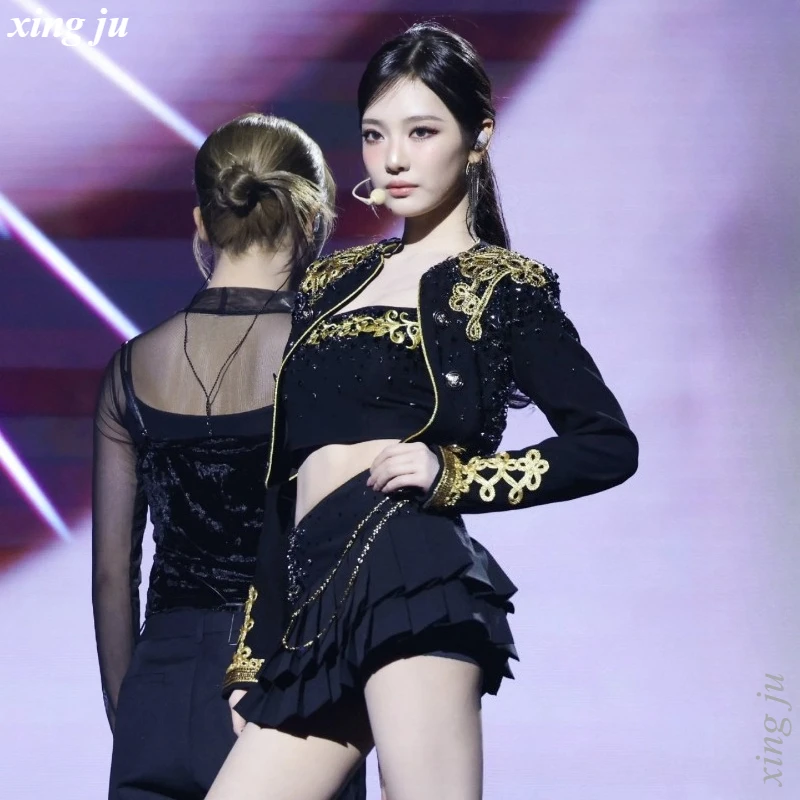 Xing Ju Kpop Zanger Jazzdans Kostuum Sexy Korte Jas Strak Vest Plooirok Koreaanse Vrouwen Nachtclub DJ Stage Performance Wear