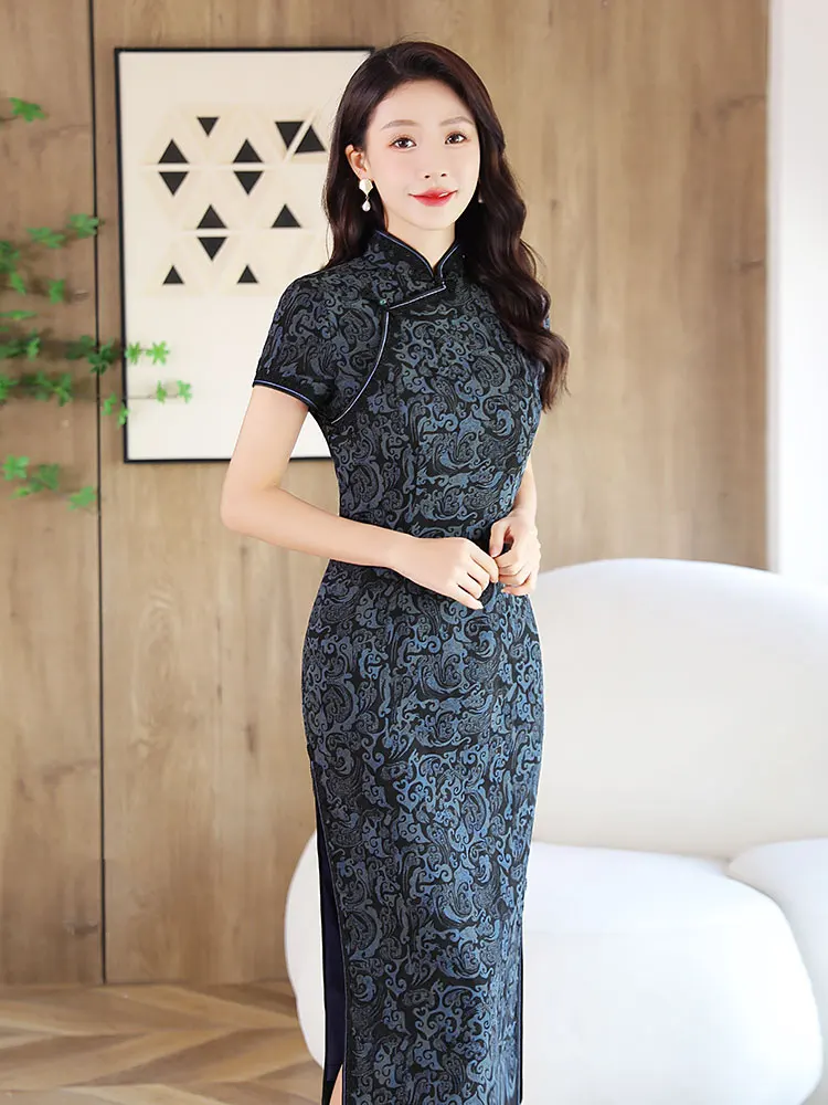 

Новинка осенне-зимнего сезона: Изысканный шелк Xiangyun с узором «Мама-сова», ручной работы, улучшенный, премиум-класса, для ежедневной носки и торжественных мероприятий.