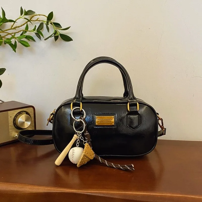 

Famous Designer Elegant Vintage Leather Diaper Bags For Women Luxury Minimalist Large Capacity Crossbody Bag Trendy Fashionable