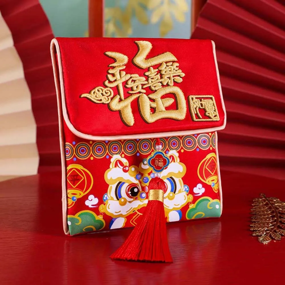 

Traditional Chinese New Year Red Wallet Embroidered Hongbao God of Wealth Red Pocket Bonus Polyester Lucky Money Packet