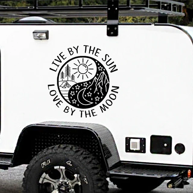 Wędrówki Camping Góry Winylowa naklejka ścienna Live By The Sun Naklejki Yin Yang Love By The Moon Winylowa naklejka Camper Van Laptop Decor