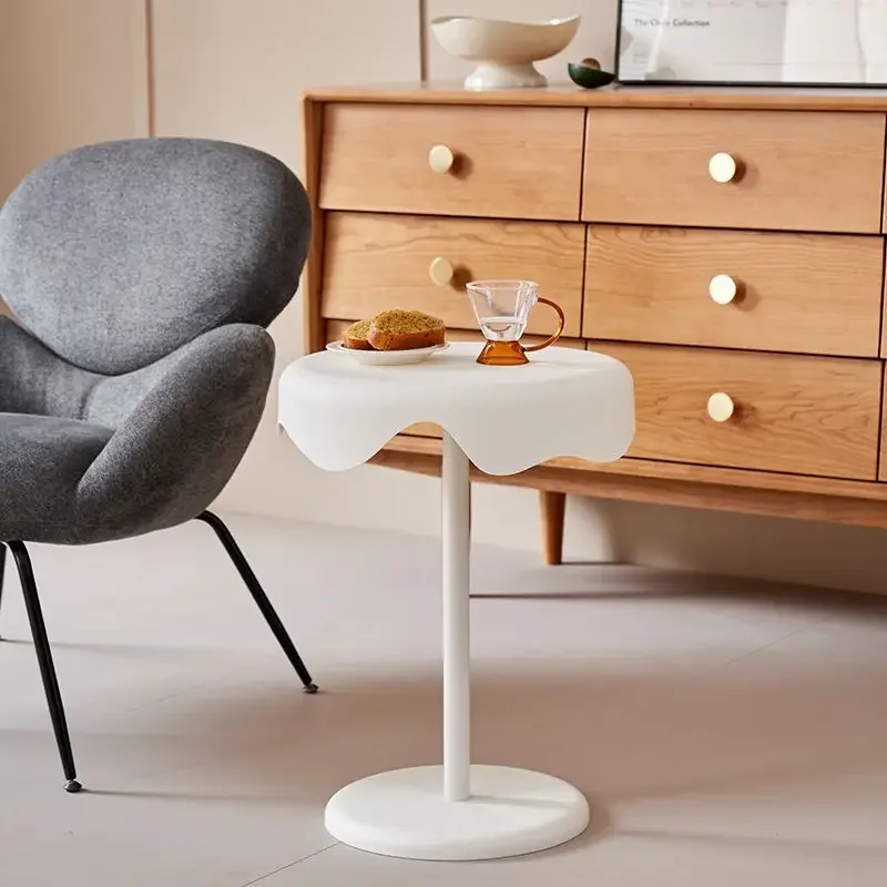 Cream style small coffee table modern simple living room sofa side  creative table bedside table network red ice cream shape