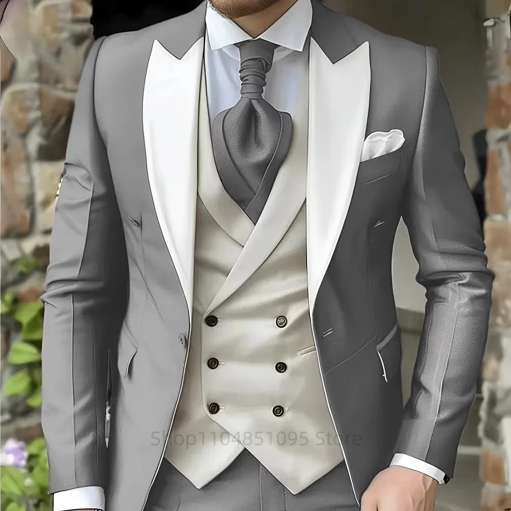 

Elegant Peak Lapel Jacket Groom Tuxedo 3 Pieces Blazer Vest and Pants Set Formal Men's Suit for Business Prom