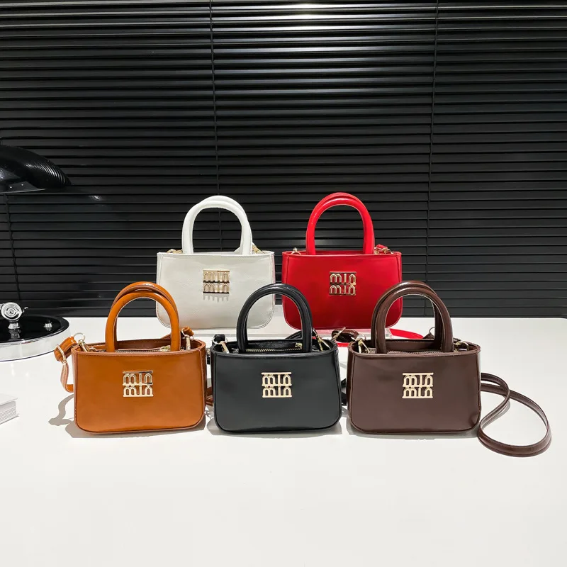 2025-novo-estilo-retro-bolsa-de-mao-da-menina-estrangeira-minoria-pai-filho-crossbody-saco-boca-envelope-vermelho-grande-capacidade