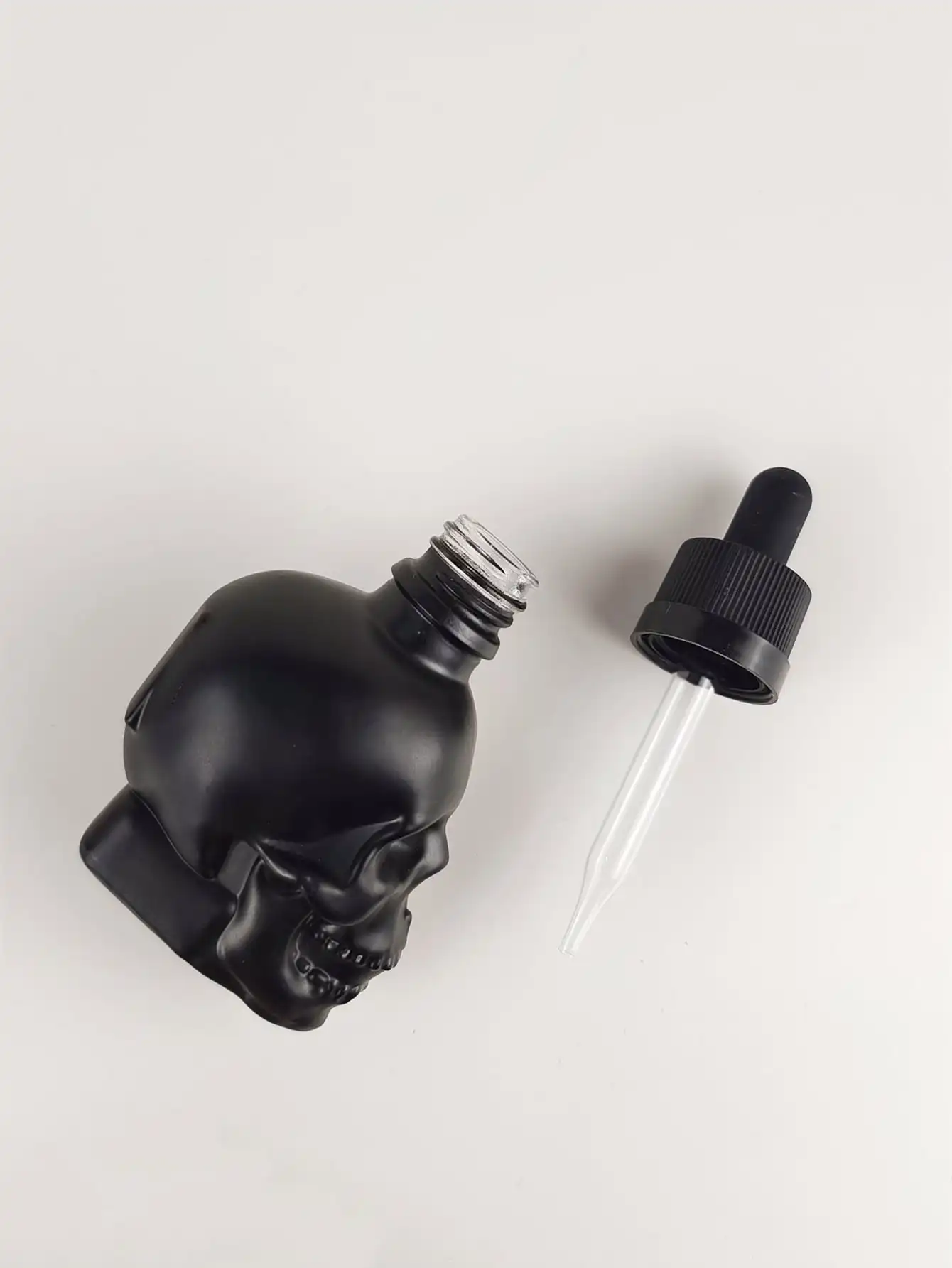 30ml Black Skull Glass Dropper Bottle Cute Essential Oil Bottles With Eye Dropper For Perfume