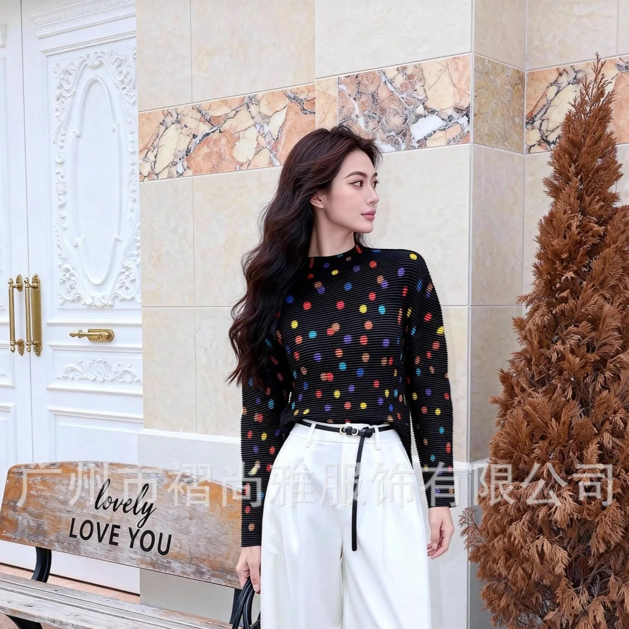 Miyake Plisowana Kolekcja Jesień-Zima 2025 Nowa Moda Koreańska Niszowa Bluzka z Plisami w Kształcie Ziarna Kukurydzy, Kolorowa Bluzka w Kropki, Dopasowana Bluzka Damska z Plisami