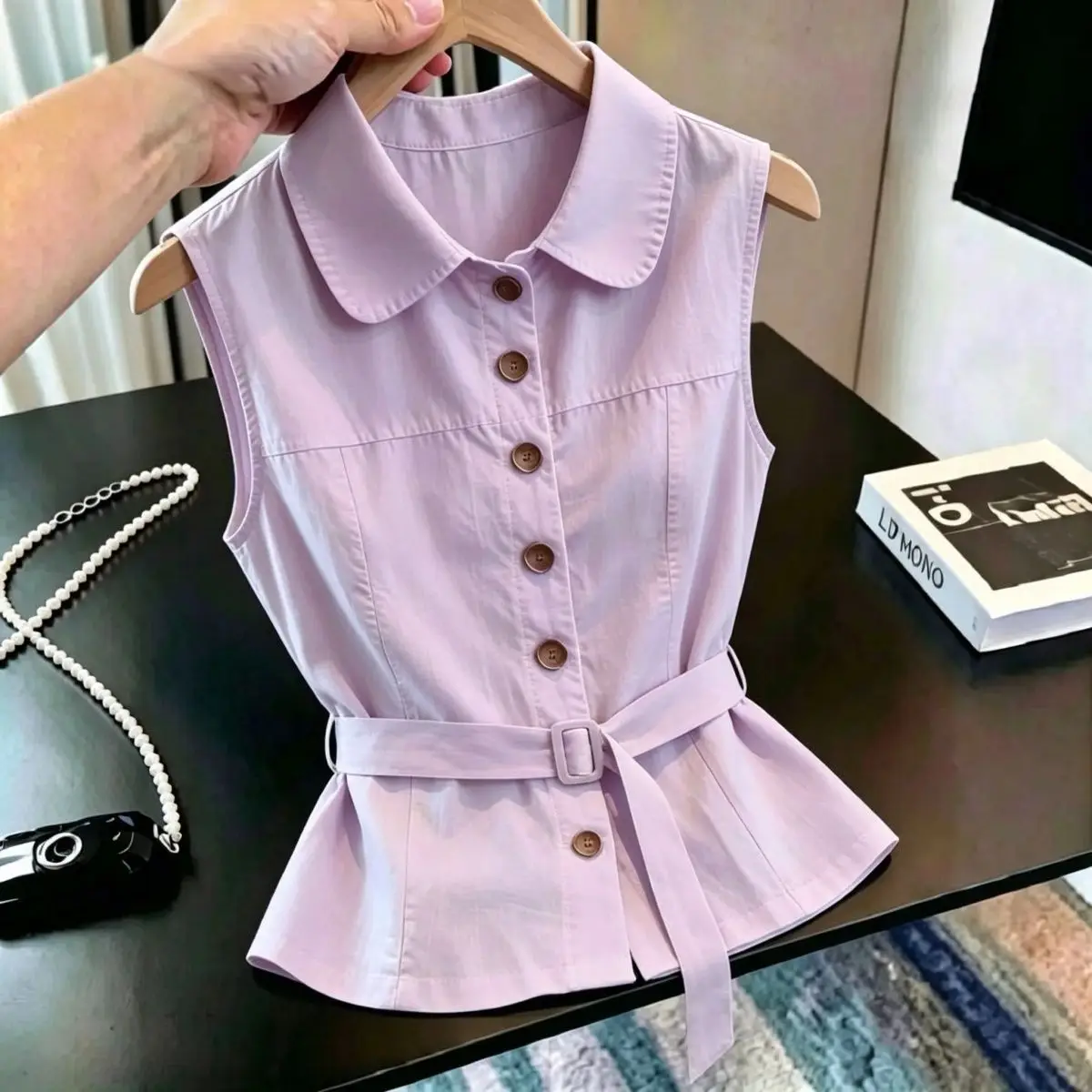 

Vintage Money Style Sleeveless Waist-Cinched Belted Doll Collar Single-Button Women's Shirt Versatile Fairy-Like Top