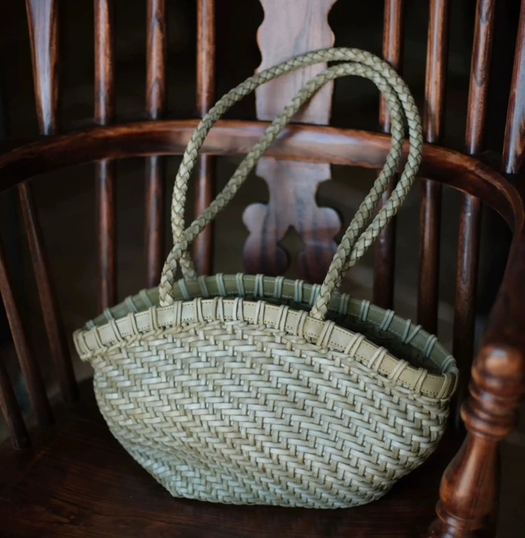 

Green Fashion Retro Handwoven Shell Bag Genuine Leather Women Tote Bag\Handbag Simple Real Leather Lady Underarm Shoulder Bag