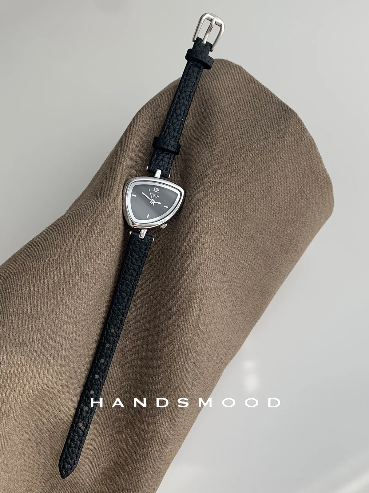 Elegant Women'S WristwatchesNiche DesignsHigh-End Leather Exquisite And Unique Quartz Watches For Women, Trendy Women'S Watches.