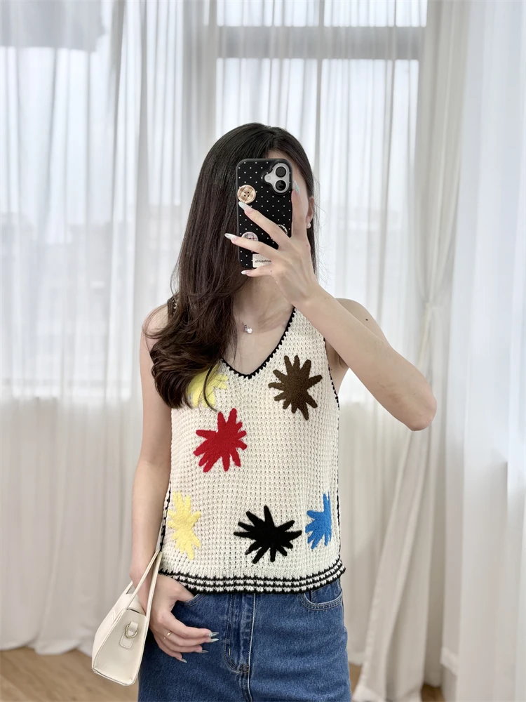 

Dopamine-colored fun jacquard V-neck mesh perforated crochet knitted vest top