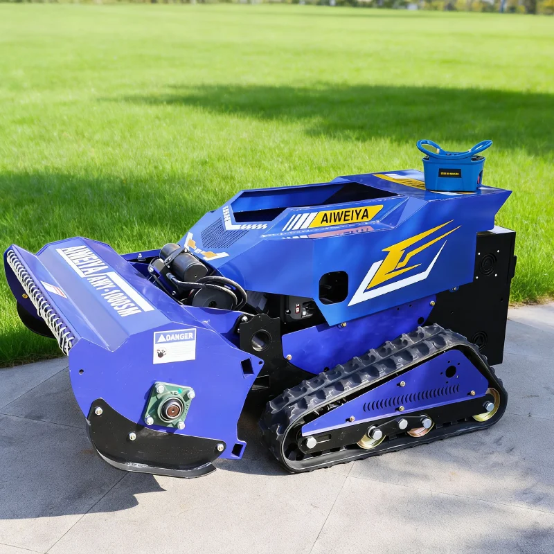 

Customized agricultural tracked remote-controlled lawn mower with no dead corners in the indoor living shed