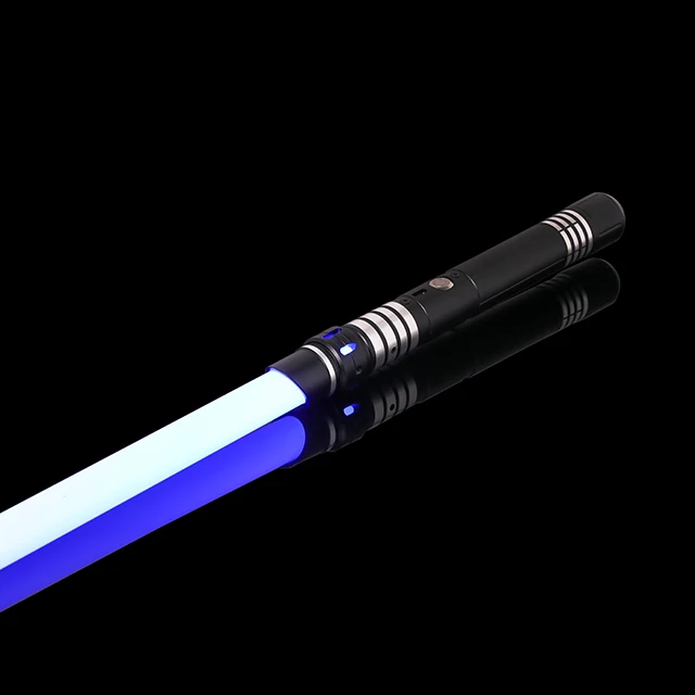 Metalen Handvat Rgb Cosplay Tweesnijdend Lichtzwaard Laserzwaard 16 Kleuren Veranderen Led Schakelbaar Geluid En Licht Voor Jongens Meisjes Cadeau