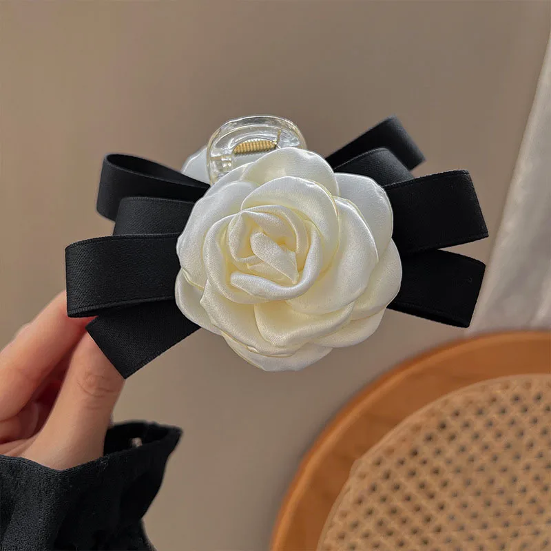 New Elegant Satin White Camellia Flower Women Fashion Hair Accessories Claws Headdress Hair Crabs Wholesale 2023 New Design Clip