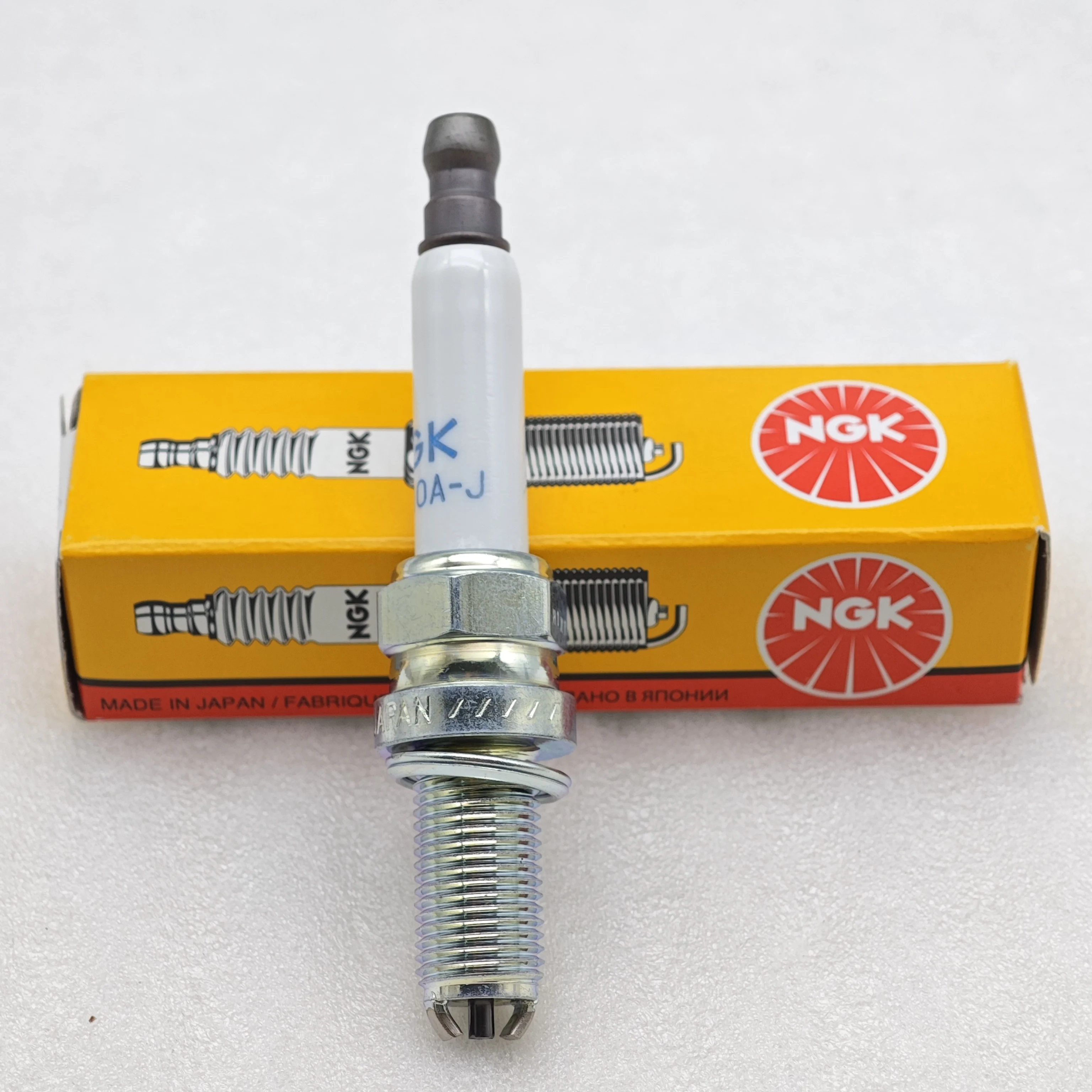 1pcs Original NGK Spark Plug MAR10A-J 4706 Applicable to DUCATI 1098,1198,848, DIAVEL, XDIAVEL, MONSTER, MULTISTRADA 1200 S etc