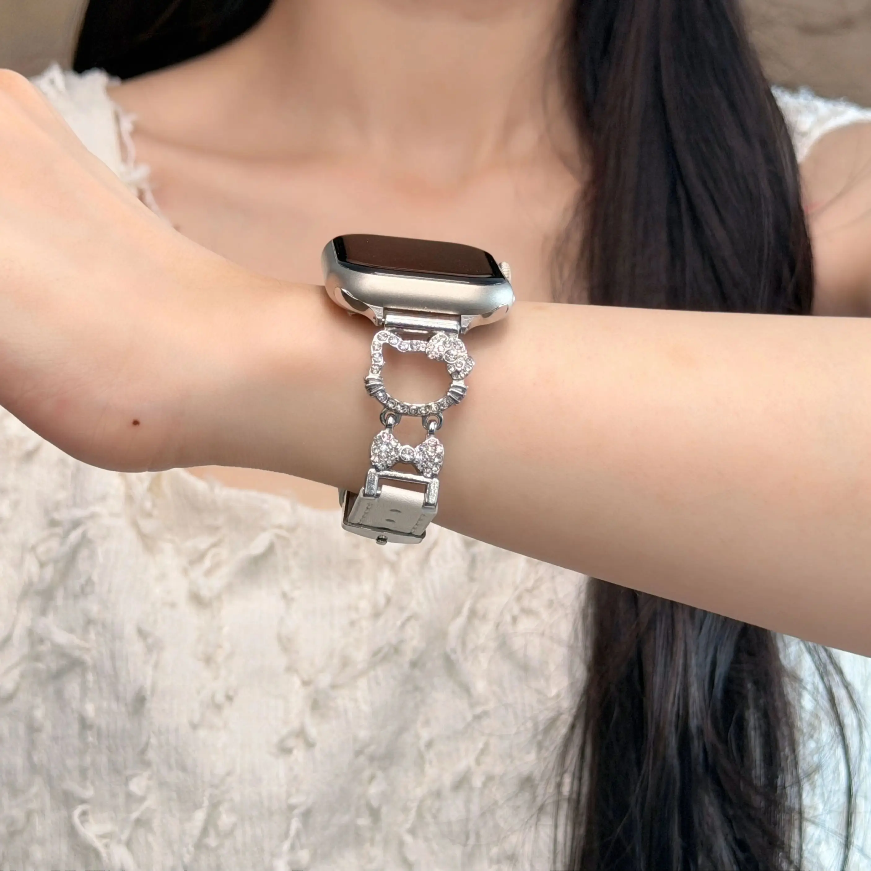 Suitable for Apple Watch Straps with Diamond studded Metal KT Cat Splicing Synthetic Leather Straps, Suitable for Apple Straps,