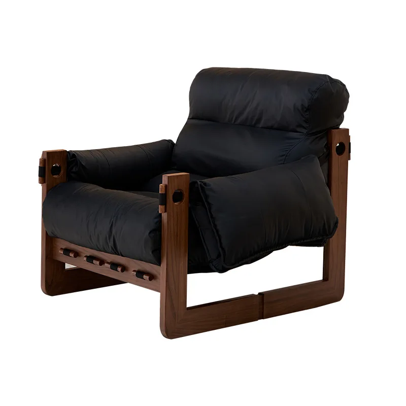 

Medieval style, balcony cat, scratching skin, leisure chair, simple bedroom, lazy