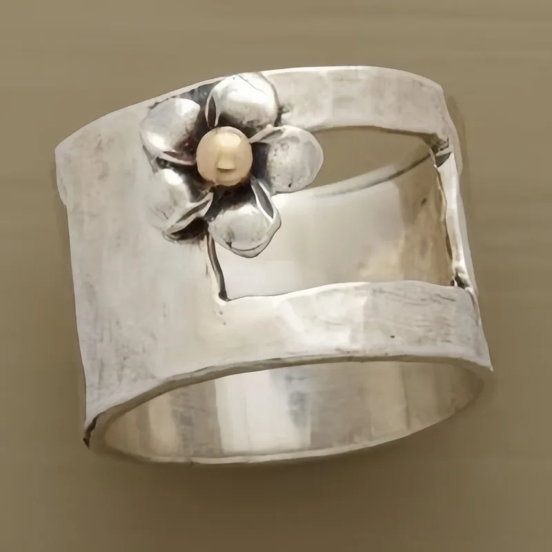 Fresh Simple Wide Face Women's Ring Flower Carving Artistic Style Versatile Copper Texture Ring Vintage Fashion Jewelry