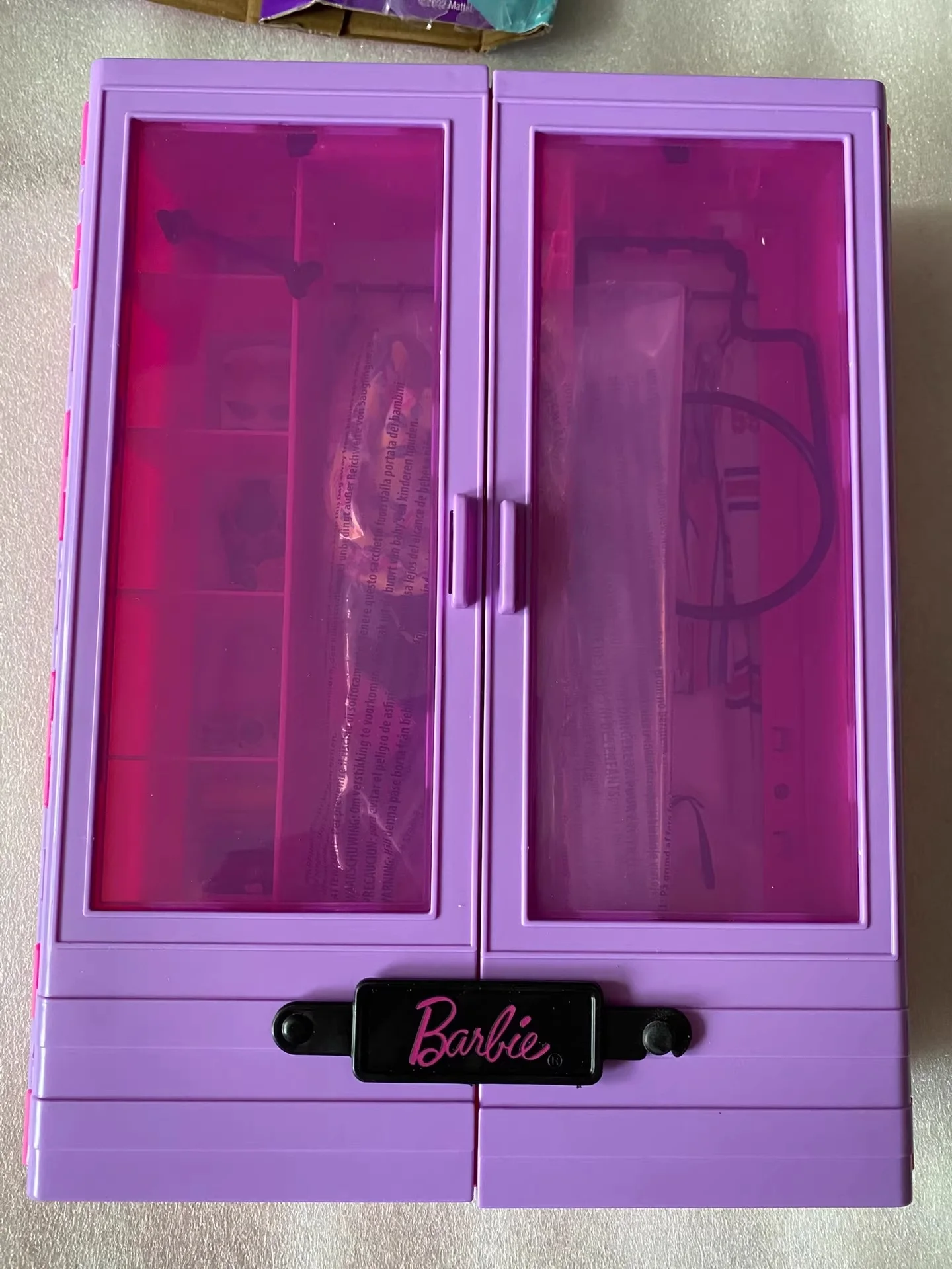 Zestaw Barbie Dream Fashion Closet: Szafa na ubrania dla lalek, zabawka do przebierania się, zabawa w odgrywanie ról księżniczki, akcesoria odzieżowe do wypracowywania fantazji dla dzieci, prezent.