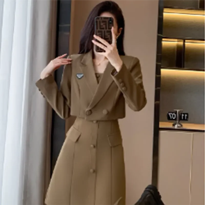 

2026 Весенний новый комплект из двух предметов, высококачественная элегантная женская одежда, черное короткое пальто, костюм, платье, комплект из двух предметов