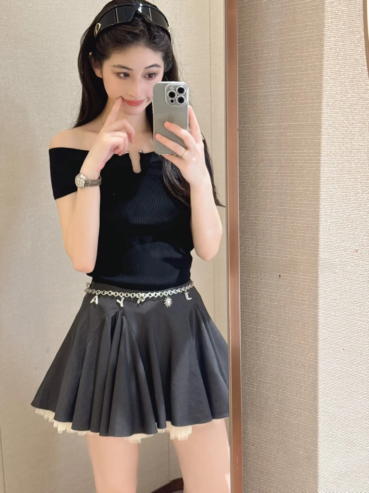 

Летний комплект JONI: вязаный топ с металлическим декором и юбка А-силуэта, с коротким рукавом, на молнии до плеч, модный ансамбль