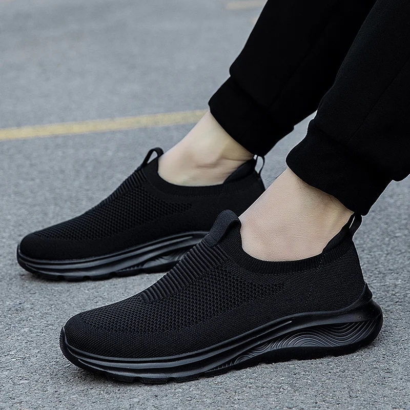 

Flexible Mesh Upper Men Mesh Sport Shoes Anti Slip Stable Sole Breathable Design Outdoor Running Sneakers