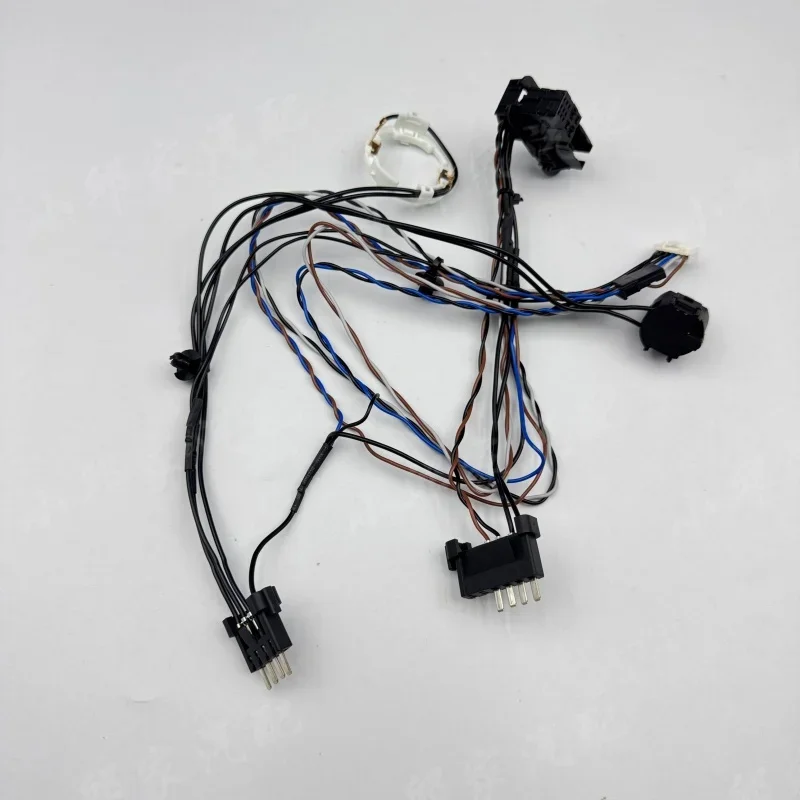 

Подходит для моделей Mercedes-Benz ML серии 2007-2011 гг. (W164) — разъем внутренней проводки большой лампы в сборе.